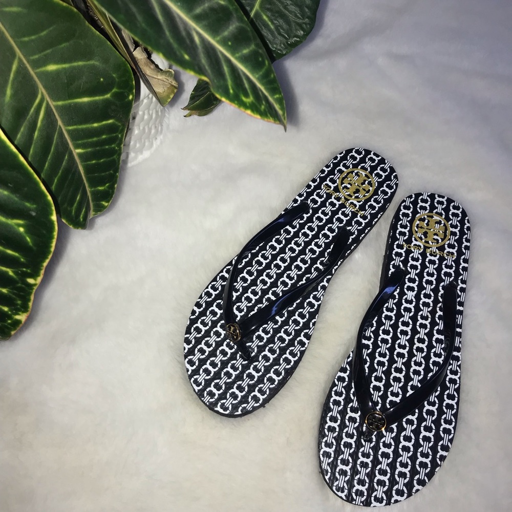 •Tory Burch• Logo Flip Flops